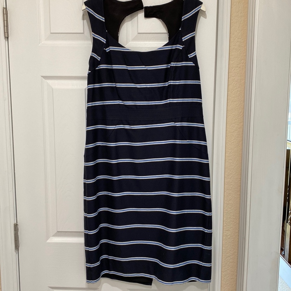 Ann Taylor Woman’s long Top Size 10